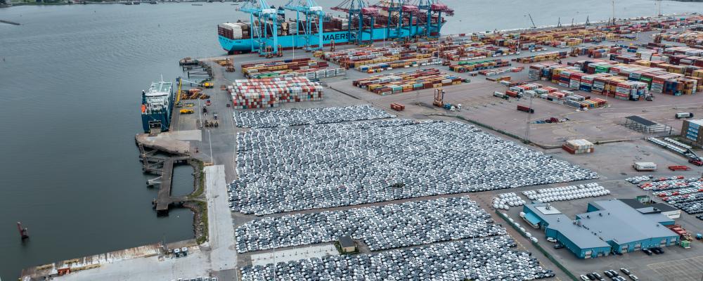 Bygget av den nya transformatorstationen är en nyckelåtgärd för att bil- och containerterminalernas kajer ska kunna erbjuda elanslutning till fartyg före år 2030. Bild: Göteborgs Hamn.