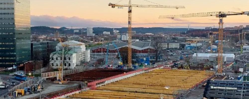Byggnationen av Västlänken pågår. Station Centralen planeras öppna 2026 som säckstation. Hela anläggningen bedöms tas i drift omkring 2030, men tidsplanen är fortsatt osäker. Foto: Trafikverket