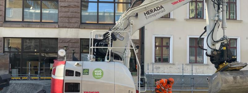 Arbetsmaskiner och lastbilar som används vid byggen åt Göteborgs Stad måste från 2504 köras på HVO100 eller el. Bild Göteborgs Stad