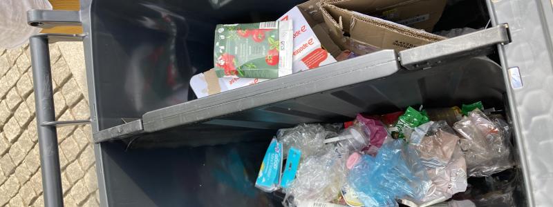 I ett av kärlen kommer villa- och radhusägare i Göteborg att sortera plastförpackningar och pappersförpackningar. Foto: Göteborgs stad