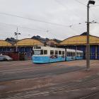 Spårvagn M31 335 utanför Vagnhallen Majorna. Foto: Andrzej Otrębski/Wikimedia Commons/https://commons.wikimedia.org/wiki/File:Goteborg_zajezdnia_Majorna_2.jpg