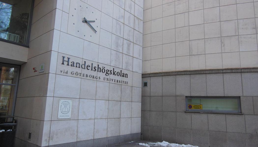 Entrén till befintliga Handelshögskolan i Göteborg. Foto: Albin Olsson/Wikimedia Commons