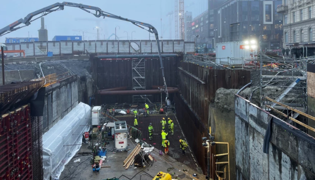 Bottenplattan som gjöts ligger i deletappens norra ände, närmast Kanaltorget. Foto: Trafikverket