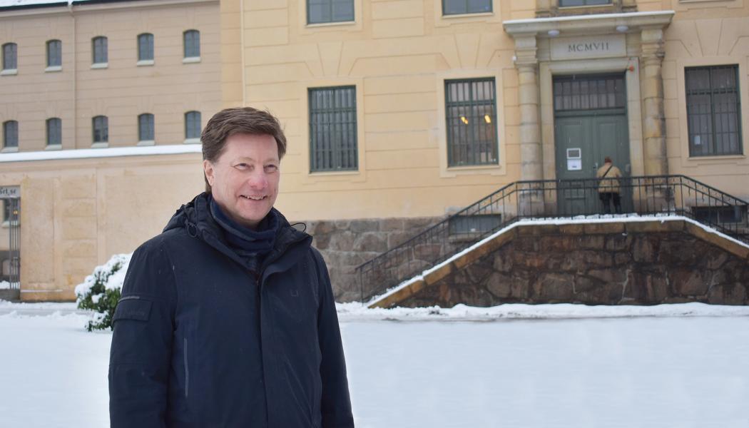 Robert Schwartze vid Härlanda Park där Higab just nu genomför ett omfattande energiprojekt. Foto: Higab