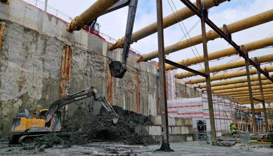 Drygt 2,1 miljoner ton schaktmassor, mestadels lera, har transporterats bort. Foto: NCC