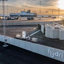 Vätgastankstationen i Göteborgs Hamn strax innan öppning. Bild: Hydri.