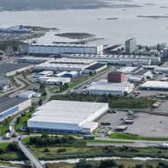 Området Arendal och en skiss över Linde MHs nya anläggning. Foto: Linde